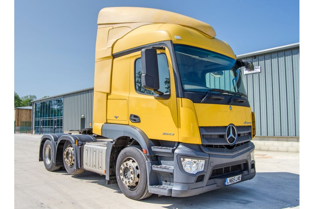 Mercedes Benz Actros 2543 Bluetech 6 6x2 tractor unit Registration Number: LN65 LNE Date of - Image 2 of 28