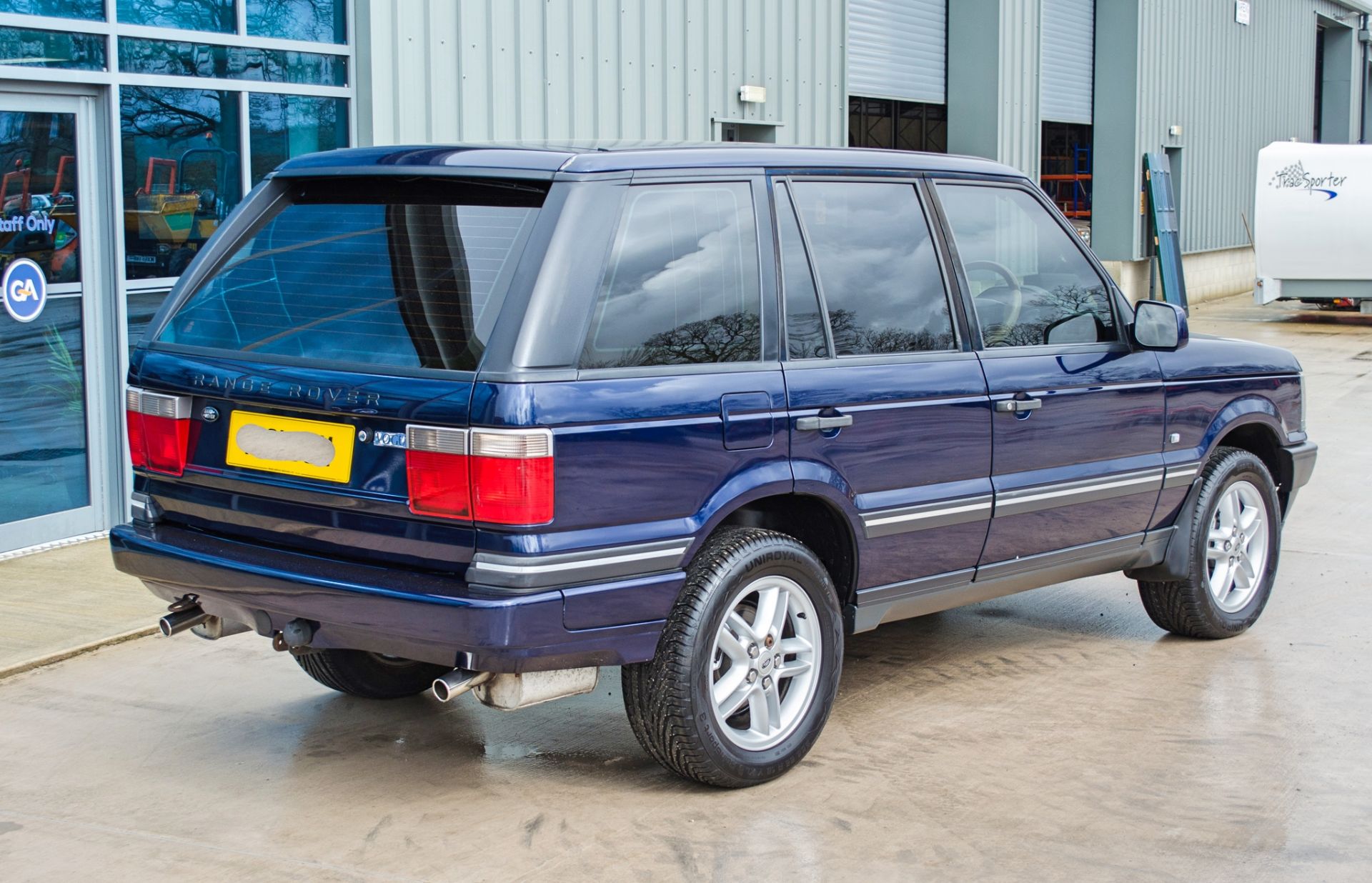 2001 Range Rover Vogue 4.6 litre V8 Auto 4 door SUV estate Registration: Y498 HNP Chassis: - Image 6 of 65