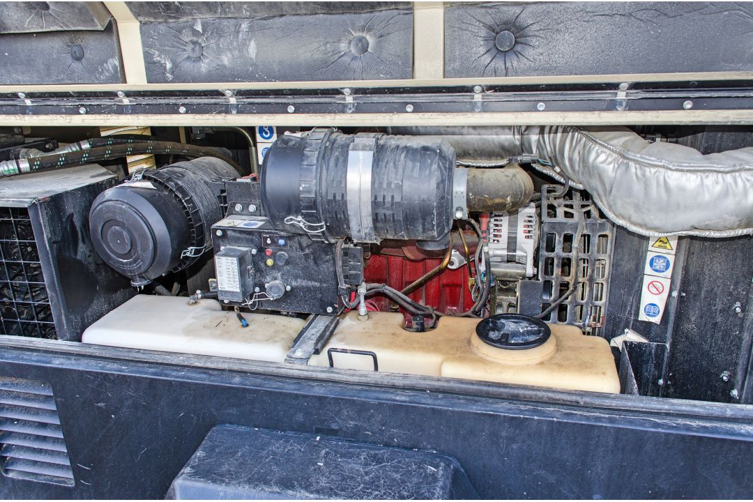 Doosan 7/73 - 10/53 diesel driven fast tow mobile air compressor Year: 2018 S/N: 543832 Recorded - Image 6 of 8
