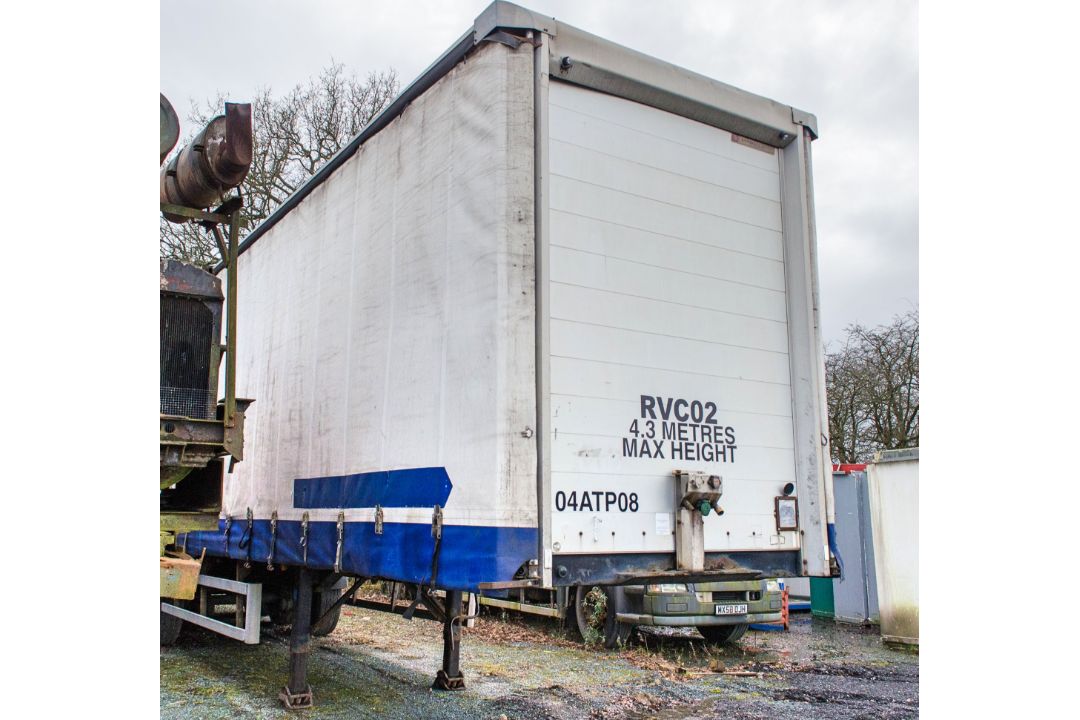 SDC 13.6 metre tri-axle curtain side trailer Year: 2003 Reg Ident: C131442 MOT: Expired - Image 2 of 12