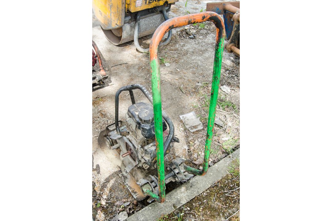 Belle LX3251 petrol driven compactor plate A741189 ** Drive parts missing ** - Image 2 of 4