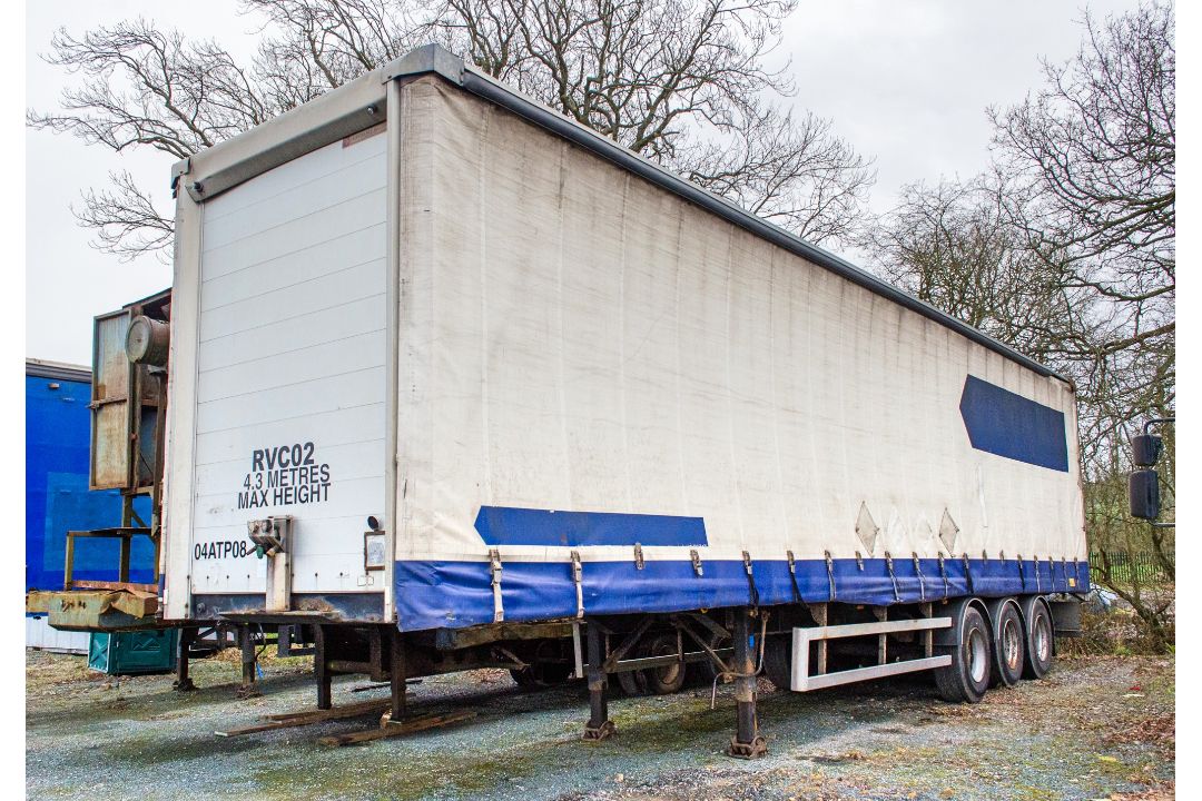 SDC 13.6 metre tri-axle curtain side trailer Year: 2003 Reg Ident: C131442 MOT: Expired - Image 1 of 12