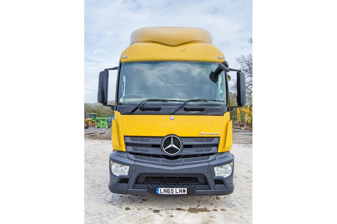 Mercedes Benz Actros 2543 Bluetech 6 6x2 tractor unit Registration Number: LN65 LNW Date of - Image 5 of 29