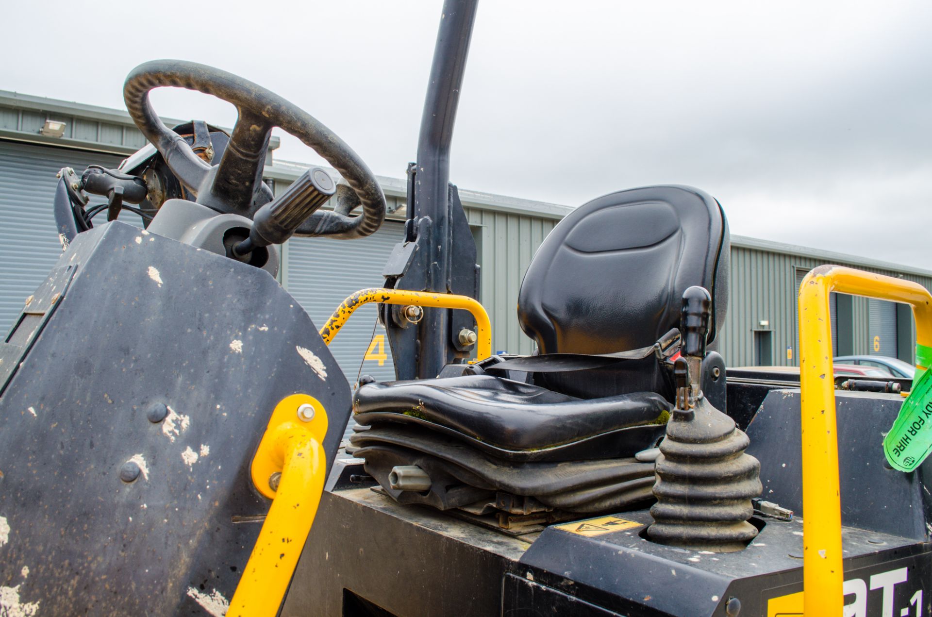 JCB 9FT 9 tonne straight skip dumper Year: 2018 S/N: J2780304 Recorded Hours: 1286 c/w camera system - Image 16 of 19
