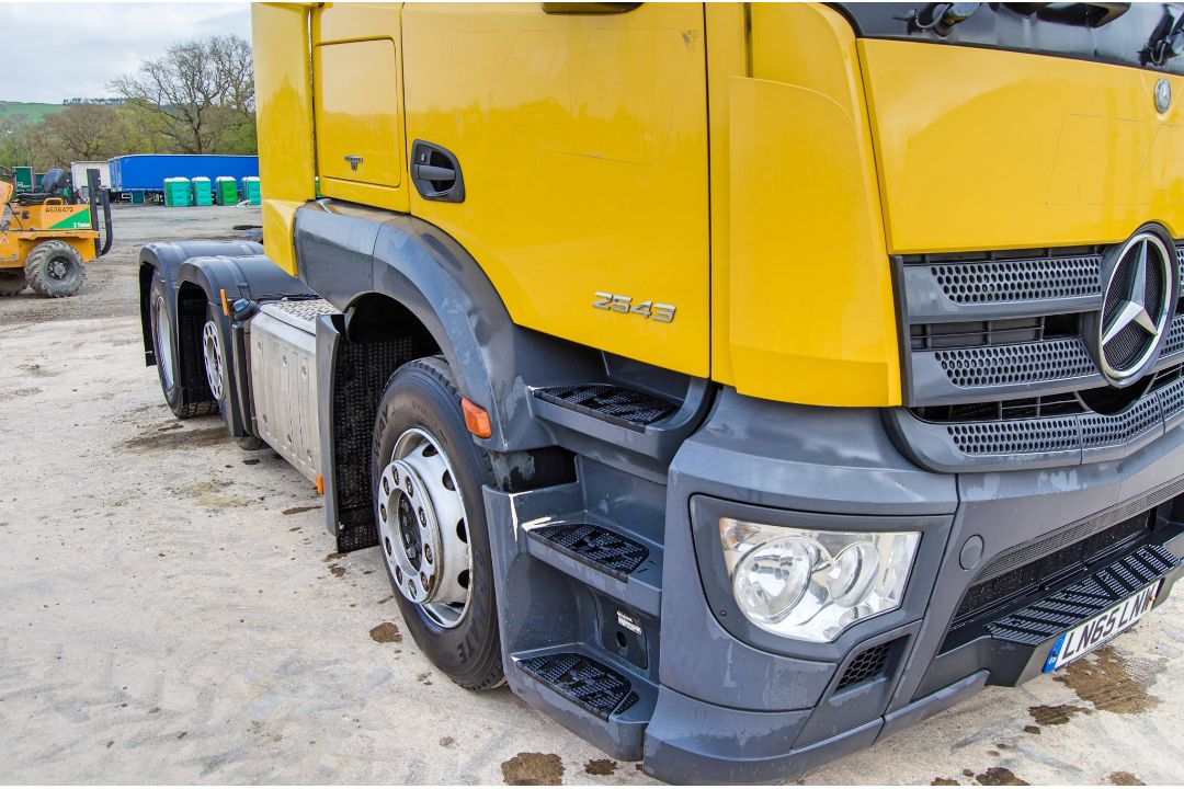 Mercedes Benz Actros 2543 Bluetech 6 6x2 tractor unit Registration Number: LN65 LNW Date of - Image 10 of 29