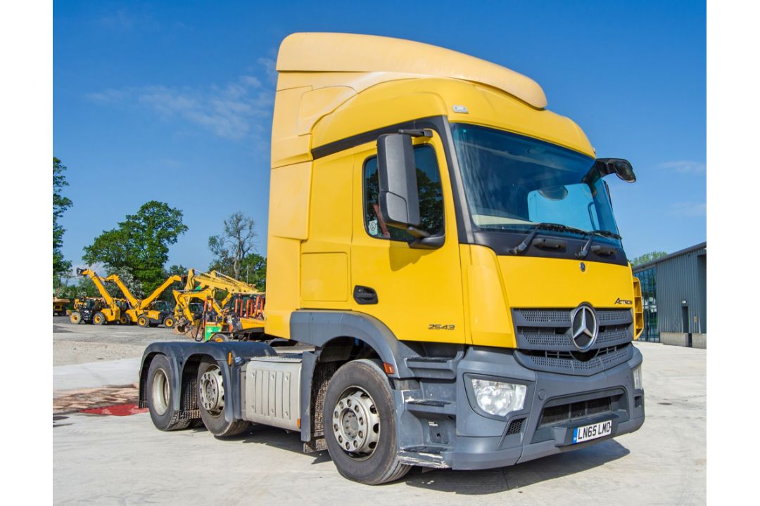 Mercedes Benz Actros 2543 Bluetech 6 6x2 tractor unit Registration Number: LN65 LMO Date of - Image 2 of 29