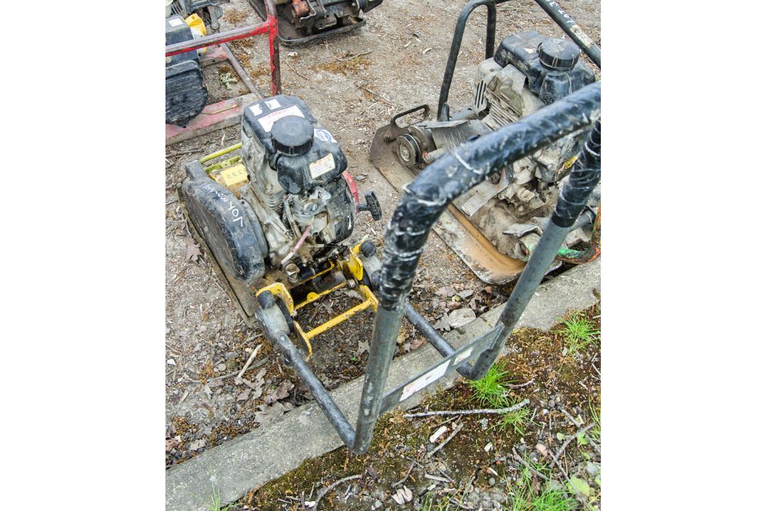 Wacker Neuson petrol driven compactor plate A957337 ** Carburettor loose ** - Image 2 of 4