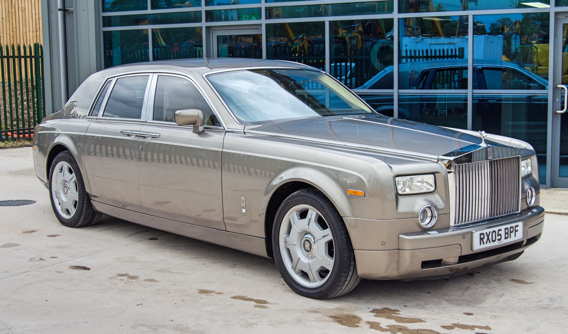 Rolls Royce Phantom 6749cc V12 Auto 4 door saloon car Registration Number: RX05 BPF Date of - Image 4 of 53