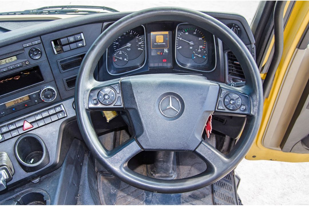 Mercedes Benz Actros 2543 Bluetech 6 6x2 tractor unit Registration Number: LN65 LMO Date of - Image 27 of 29