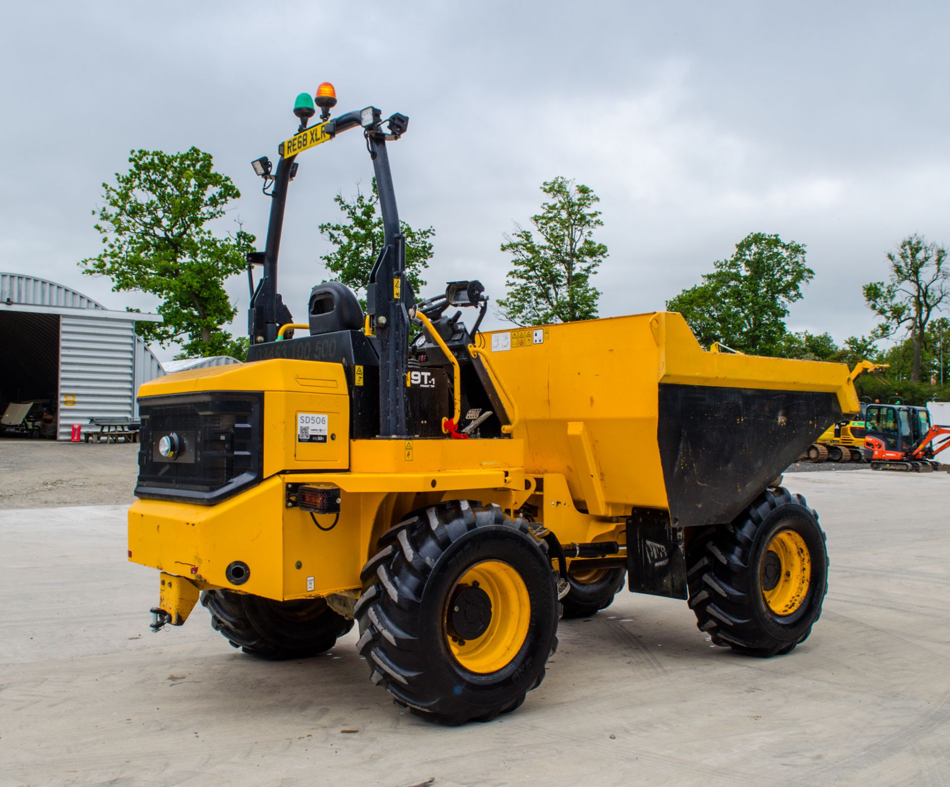 JCB 9FT 9 tonne straight skip dumper Year: 2018 S/N: J2780304 Recorded Hours: 1286 c/w camera system - Image 3 of 19