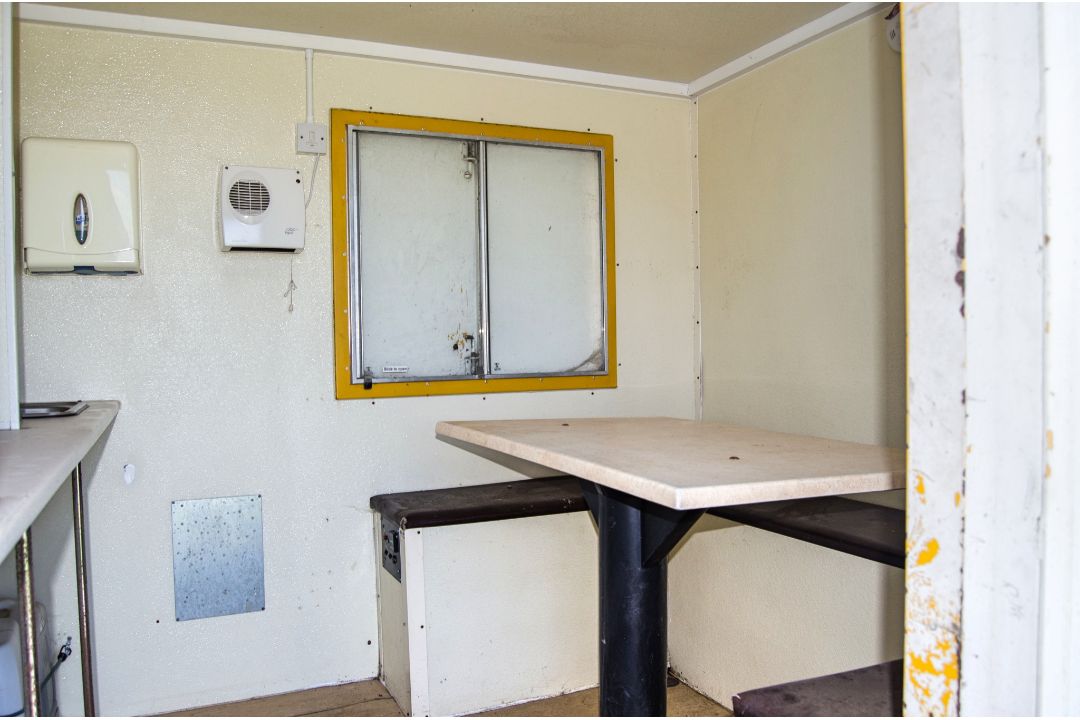 12 ft x 8 ft steel anti-vandal mobile welfare site unit Comprising of: Canteen area, toilet & - Image 7 of 11