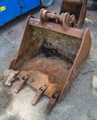 2 ft digging bucket