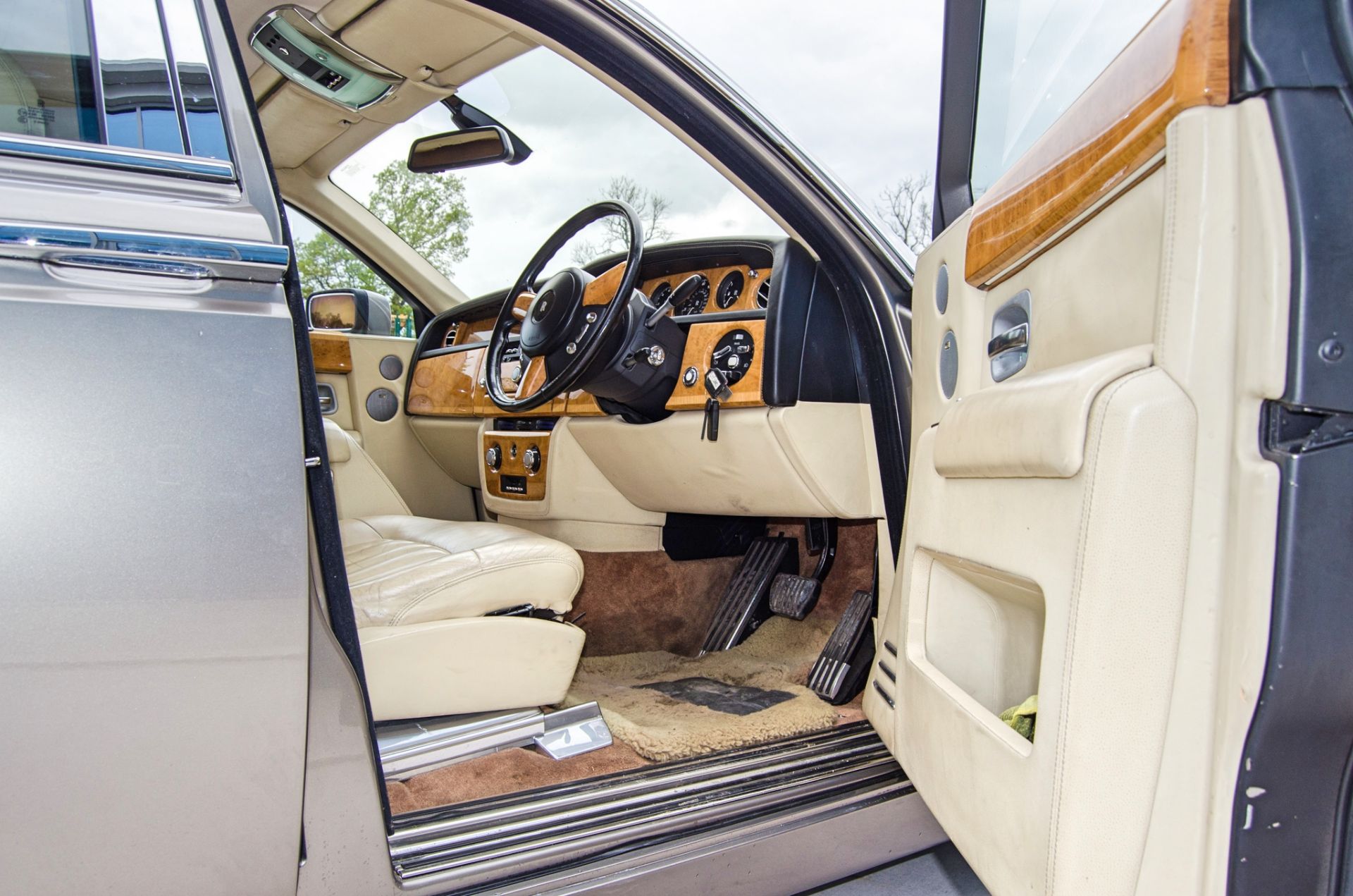 Rolls Royce Phantom 6749cc V12 Auto 4 door saloon car Registration Number: RX05 BPF Date of - Image 31 of 53