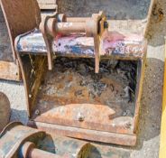 18 inch digging bucket