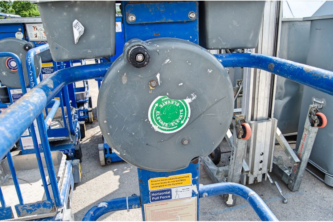 Power Tower Peco Lift manual vertical mast access platform PF1900 - Image 3 of 3