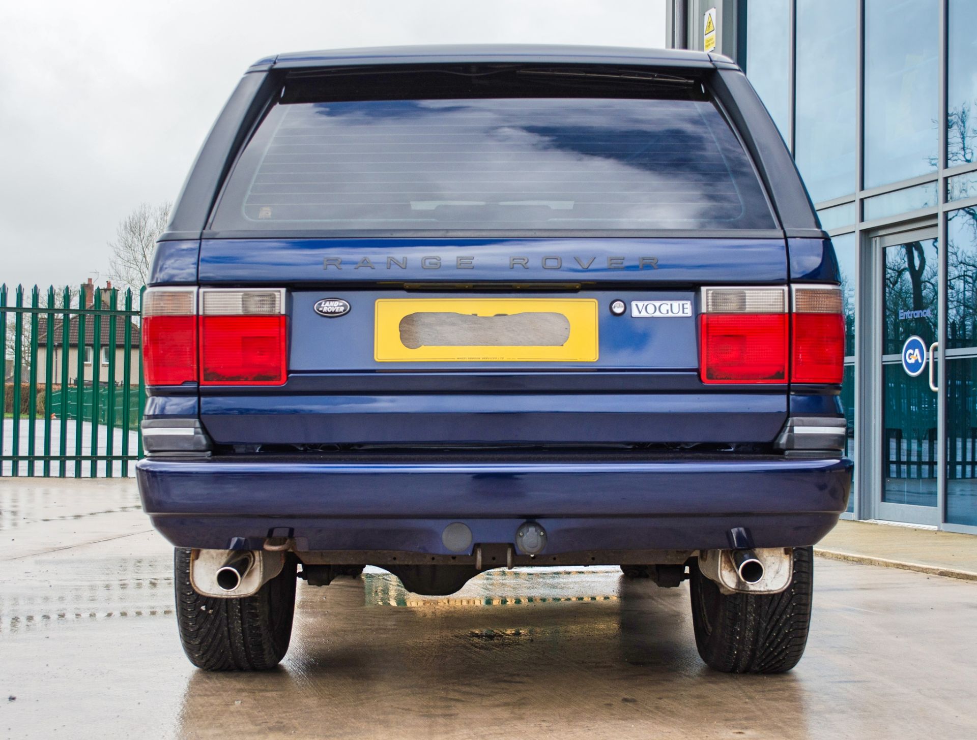 2001 Range Rover Vogue 4.6 litre V8 Auto 4 door SUV estate Registration: Y498 HNP Chassis: - Image 11 of 65