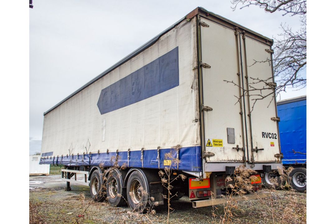 SDC 13.6 metre tri-axle curtain side trailer Year: 2003 Reg Ident: C131442 MOT: Expired - Image 4 of 12