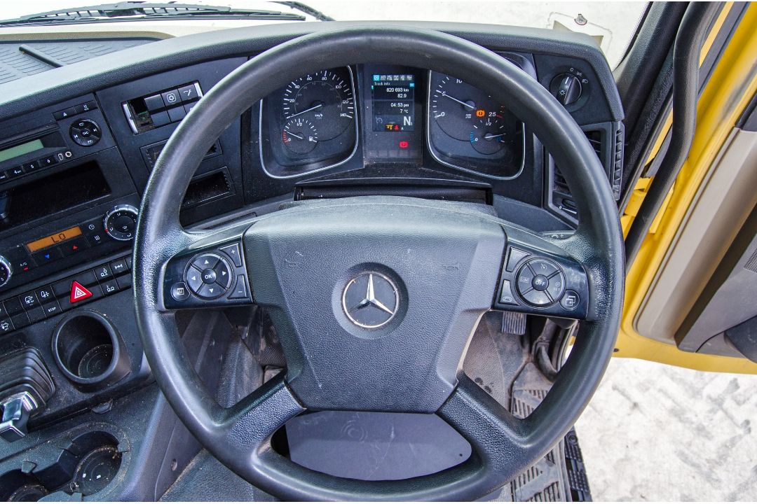 Mercedes Benz Actros 2543 Bluetech 6 6x2 tractor unit Registration Number: LN65 LNW Date of - Image 27 of 29