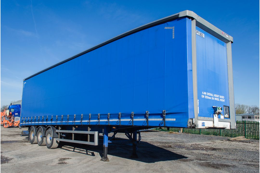 Lawrence David 13.7 metre tri-axle curtain sided trailer Year of Manufacture: 2015 Ident Mark: - Image 2 of 15