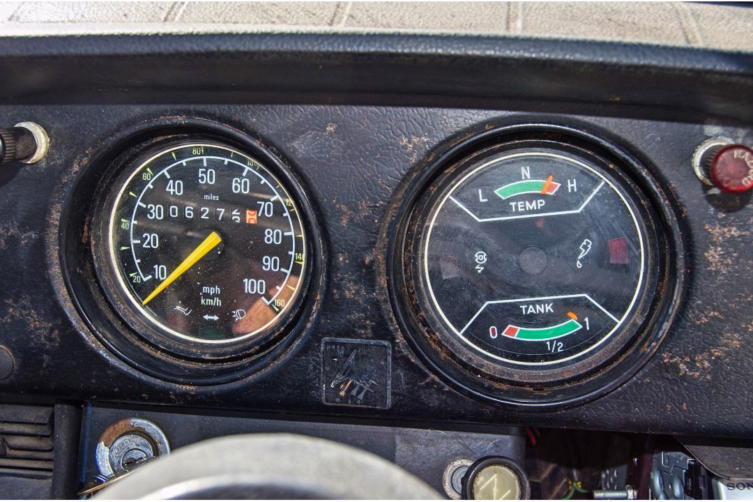 Saab 95 1498cc V4 petrol 4 speed manual 3 door 7 seat station wagon Registration Number: APO 20L - Image 25 of 30