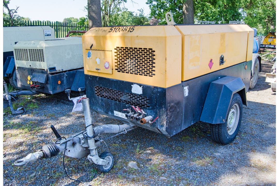 Doosan 7/72 diesel driven fast tow air compressor Year: 2014 S/N: 542145 Recorded Hours: 1443 - Image 1 of 8