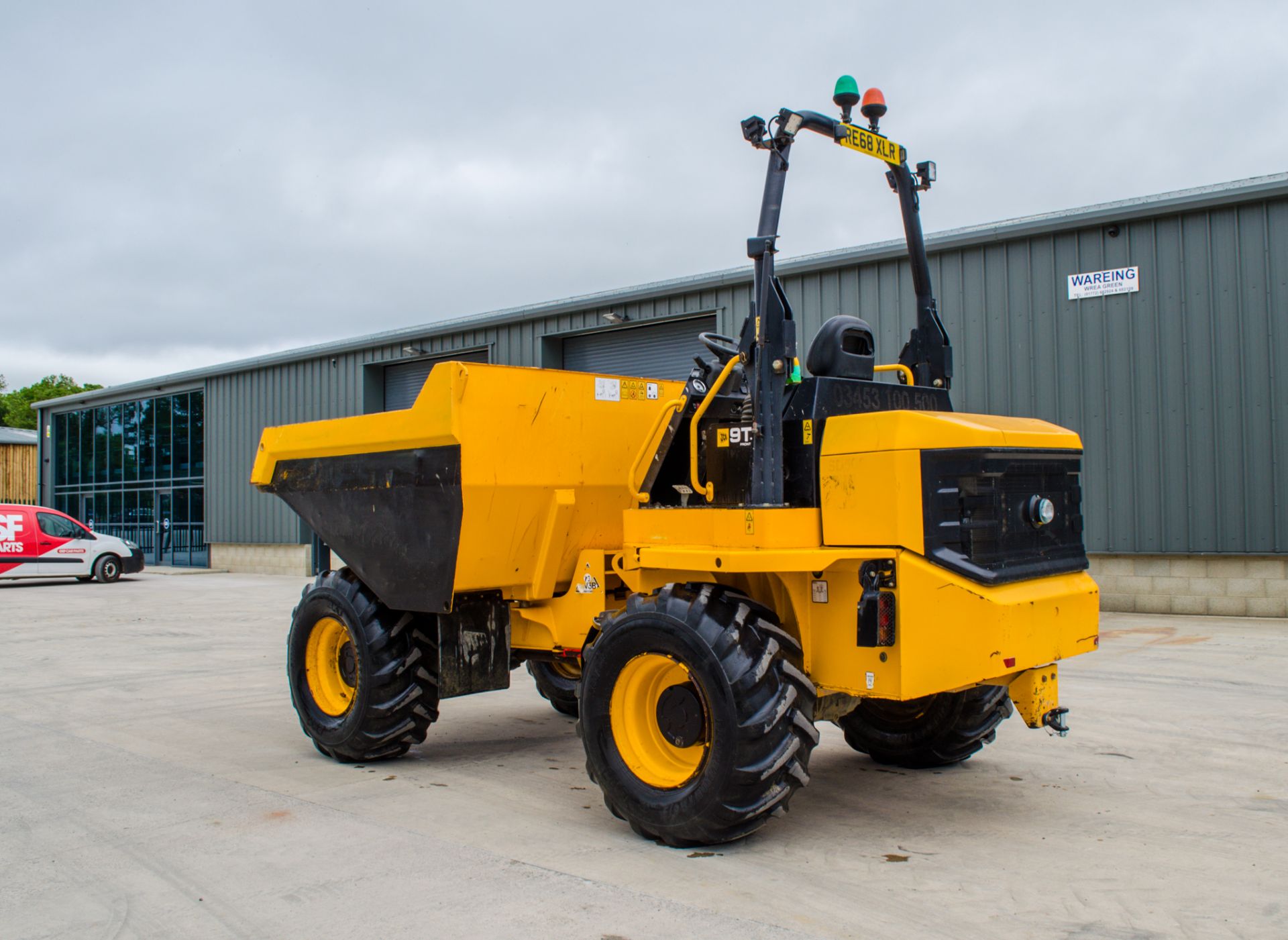 JCB 9FT 9 tonne straight skip dumper Year: 2018 S/N: J2780304 Recorded Hours: 1286 c/w camera system - Image 4 of 19