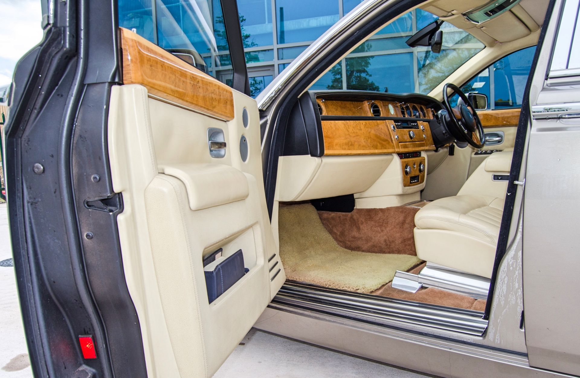 Rolls Royce Phantom 6749cc V12 Auto 4 door saloon car Registration Number: RX05 BPF Date of - Image 35 of 53