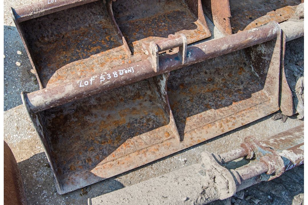 3 ft digging bucket - Image 1 of 2