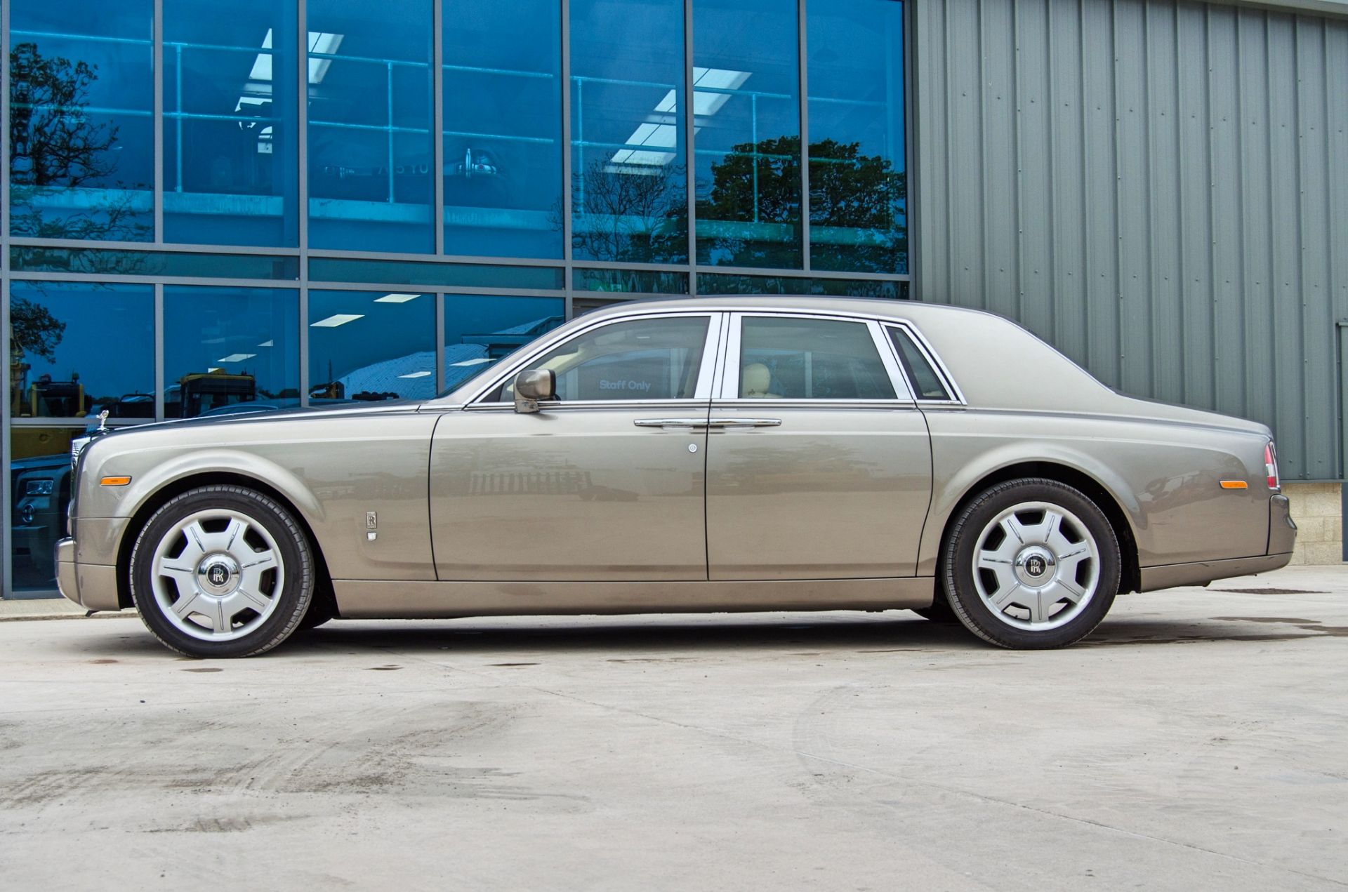 Rolls Royce Phantom 6749cc V12 Auto 4 door saloon car Registration Number: RX05 BPF Date of - Image 15 of 53