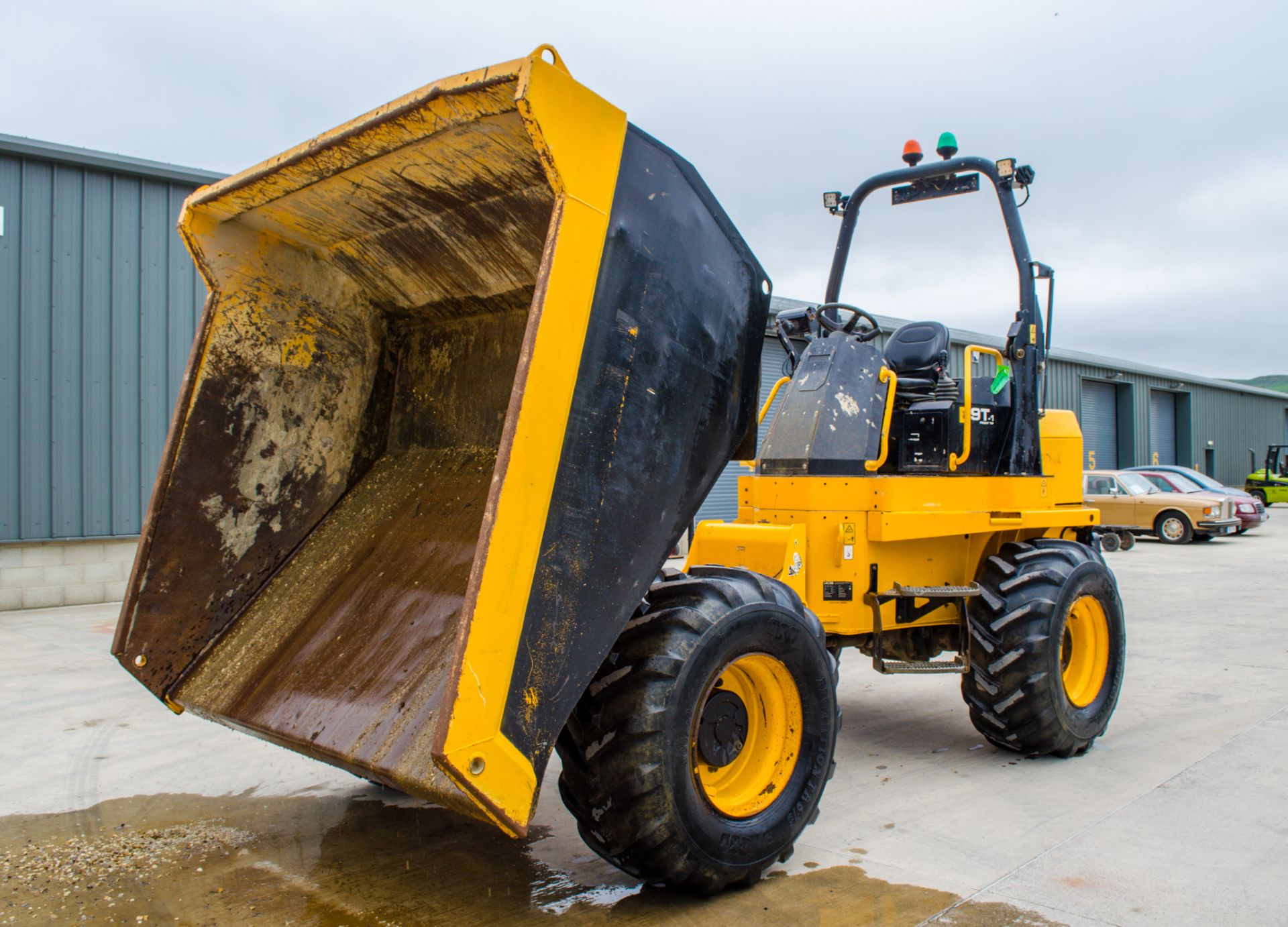 JCB 9FT 9 tonne straight skip dumper Year: 2018 S/N: J2780304 Recorded Hours: 1286 c/w camera system - Image 12 of 19