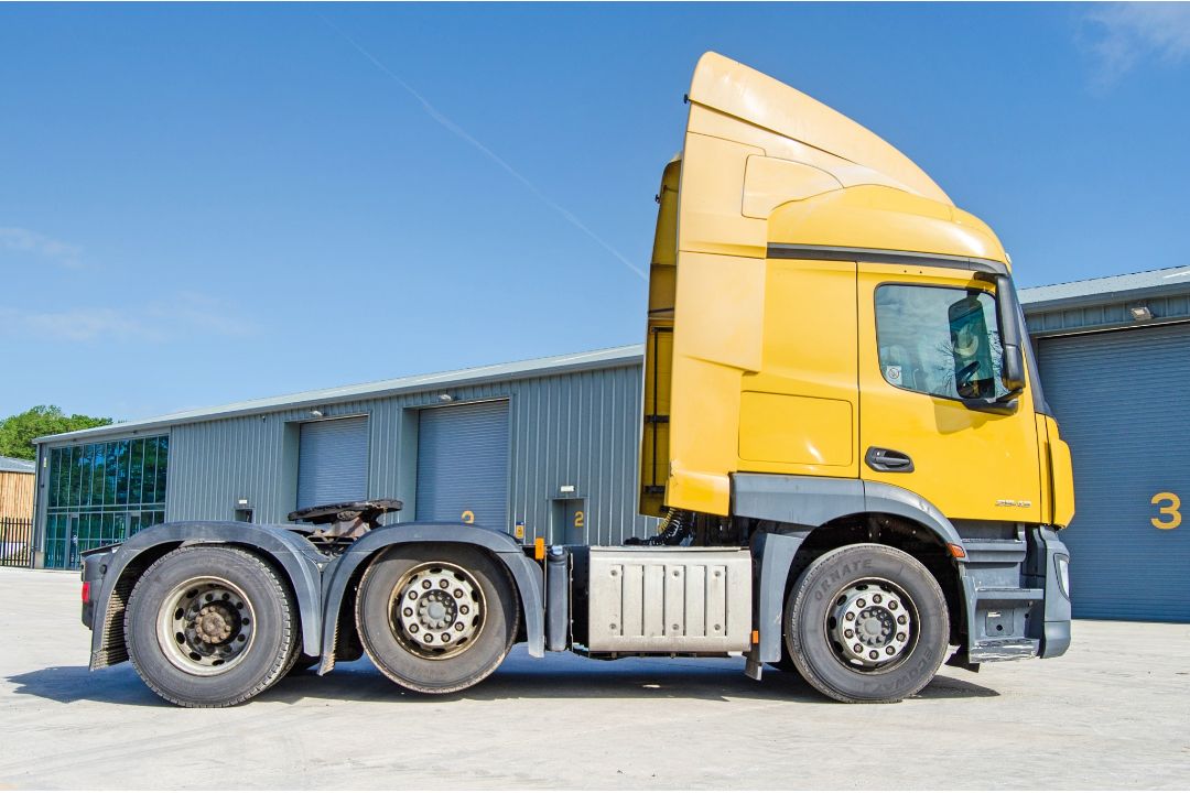 Mercedes Benz Actros 2543 Bluetech 6 6x2 tractor unit Registration Number: LN65 LMO Date of - Image 8 of 29