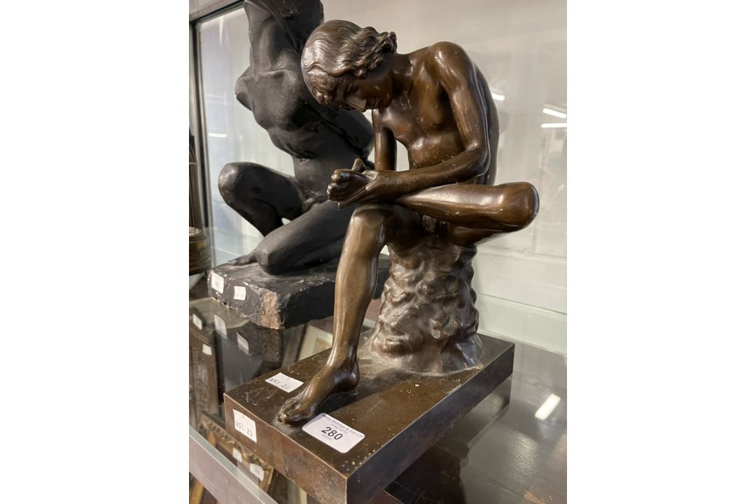 19th cent. Bronze statue Spinario after Ferdinand Barbedienne (1810-1892) signed F. Barbedienne - Image 3 of 5