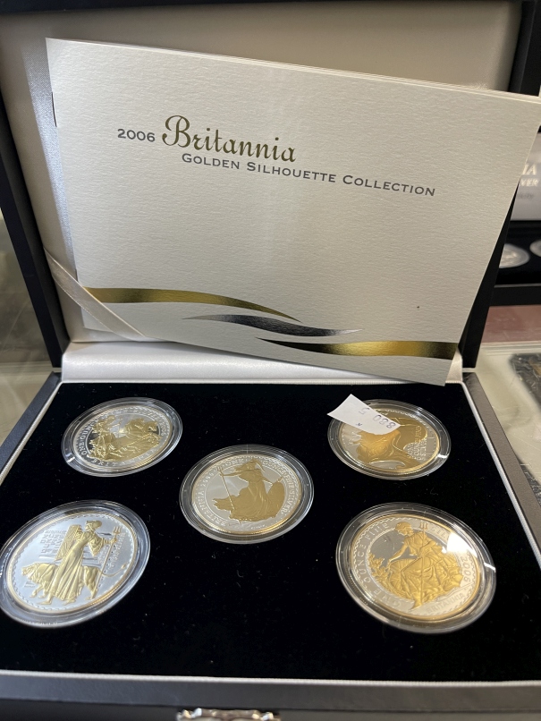 Coins/Numismatics: Royal Mint 2006 Britannia United Kingdom £2, 1oz fine silver Golden Silhouette