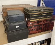 Luggage: Gentleman's travelling case set consisting of three cases, silk lined with gilt metal locks