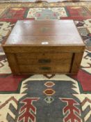 Early 20th cent. Oak cutlery box with Mappin & Webb makers label, the lift up top reveals a fitted