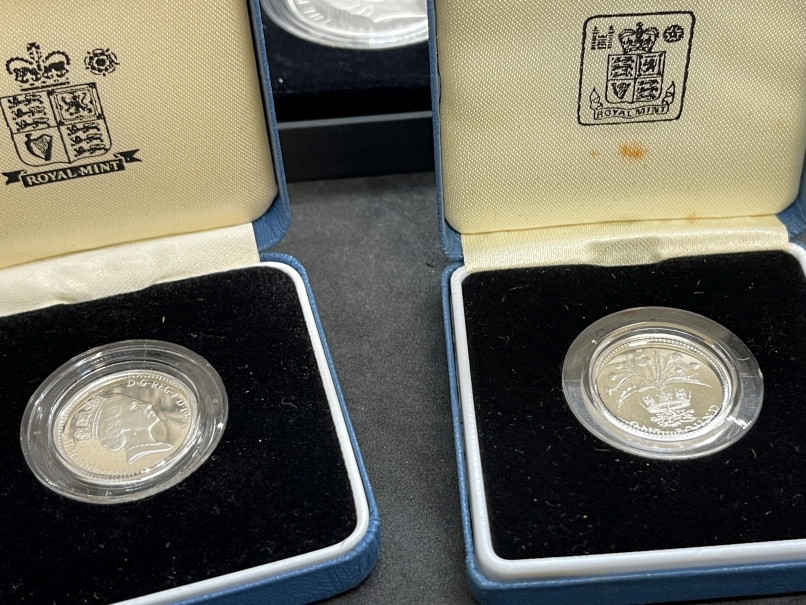 Coins/Numismatics: Royal Mail silver proof five pound 2008 (2), 1996 NI proof silver pound, 1989 - Image 7 of 7