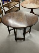 1920s oak gate leg table. 27½ins. x 38ins. x 29½ins. Open.