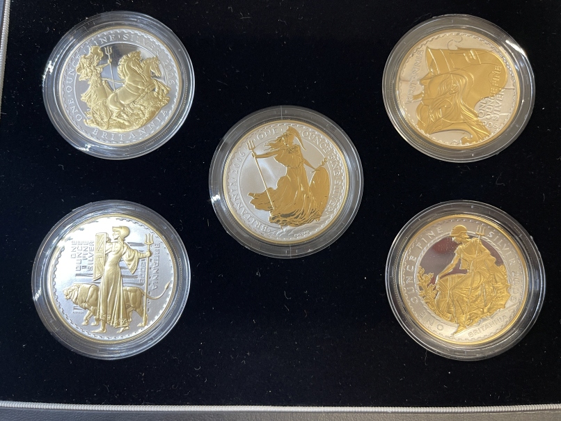 Coins/Numismatics: Royal Mint 2006 Britannia United Kingdom £2, 1oz fine silver Golden Silhouette - Image 2 of 3