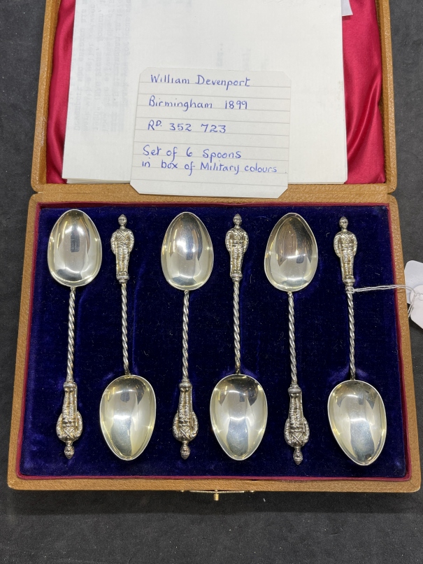 Hallmarked Silver: Set of six spoons with soldiers as handles, Birmingham 1899, cased. 3.7ozt.