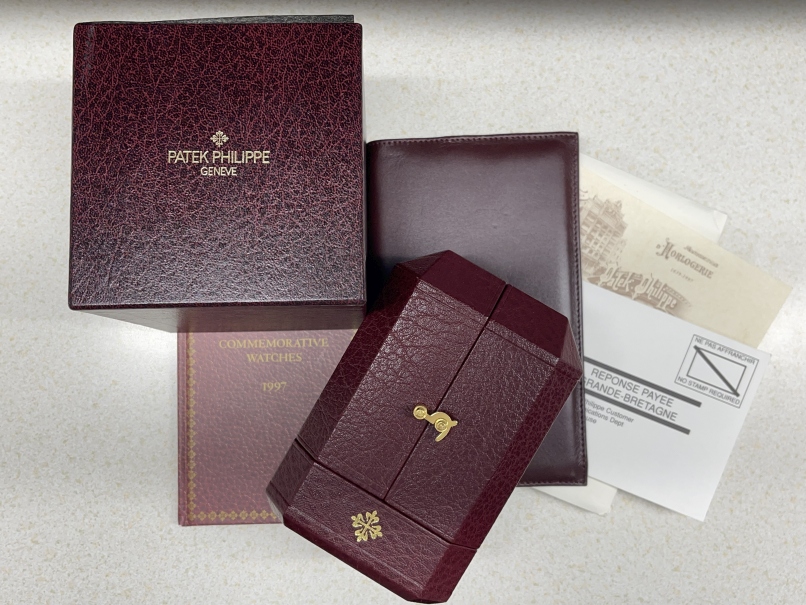 Clocks and Watches: Patek Philippe 'Pagoda' Commemoration 1997 limited edition 18ct gentleman's - Image 17 of 19