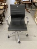 20th cent. Leather and chrome desk chair with adjustable swivel seat on five splayed chrome legs and