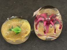 The Mavis and John Wareham Collection: Paperweights: Paul Ysart 'PY Made in Scotland' label green