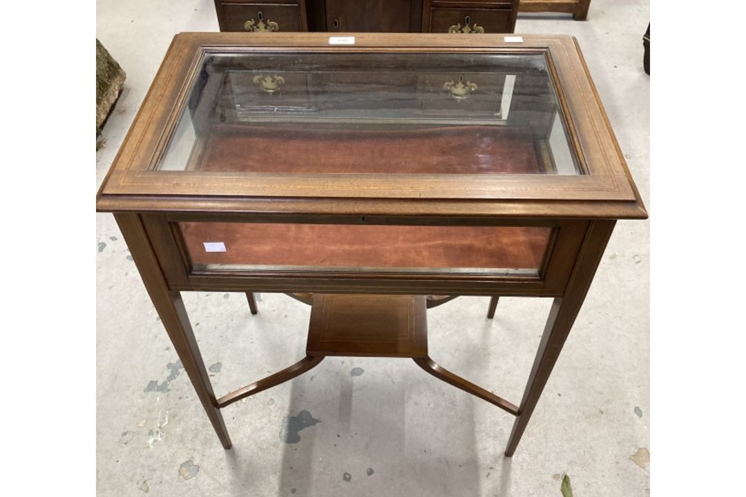 Edwardian mahogany display cabinet moulded top with satinwood stringing and glass sides on square - Image 1 of 2