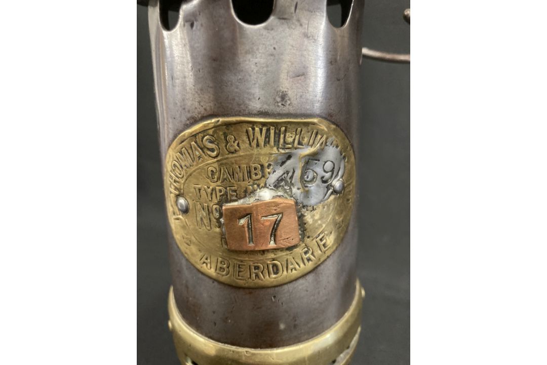 Miners Safety Lamps: Late 19th cent. Evan Thomas & Williams, Aberdare, clock No. 17, also stamped - Image 2 of 3