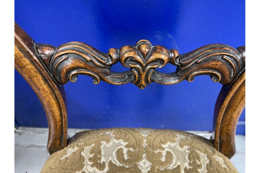 Victorian set of 5 mahogany balloon back dining chairs with cabriole legs upholstered seats. - Image 2 of 3