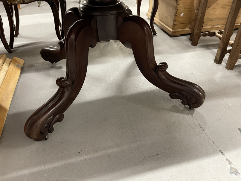 Early 20th cent. Mahogany rectangular tilt top dining table on turned central support with tripod - Image 2 of 4