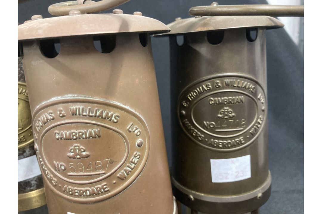 Miners Safety Lamps: Late 20th/early 21st cent. Working examples all Evan Thomas & Williams - Image 3 of 3