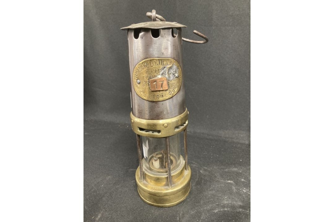 Miners Safety Lamps: Late 19th cent. Evan Thomas & Williams, Aberdare, clock No. 17, also stamped - Image 1 of 3