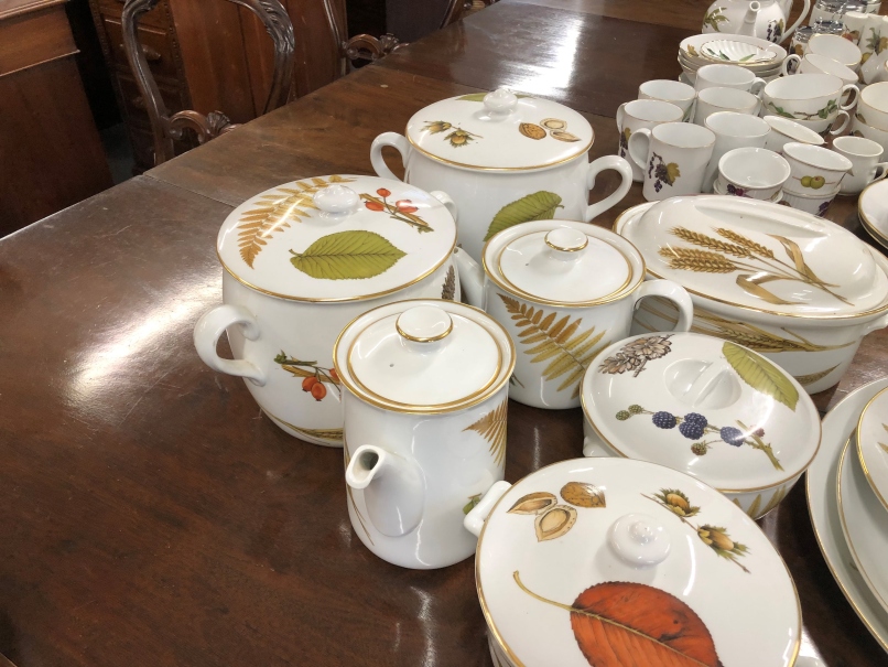 20th cent. Ceramics: Royal Worcester 'Wild Harvest' tureen and server set comprising tureens of - Image 3 of 3