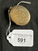 Jewellery: Yellow metal oval engraved locket, 40mm x 33mm, tests as 9ct gold. Weight 12.5g.